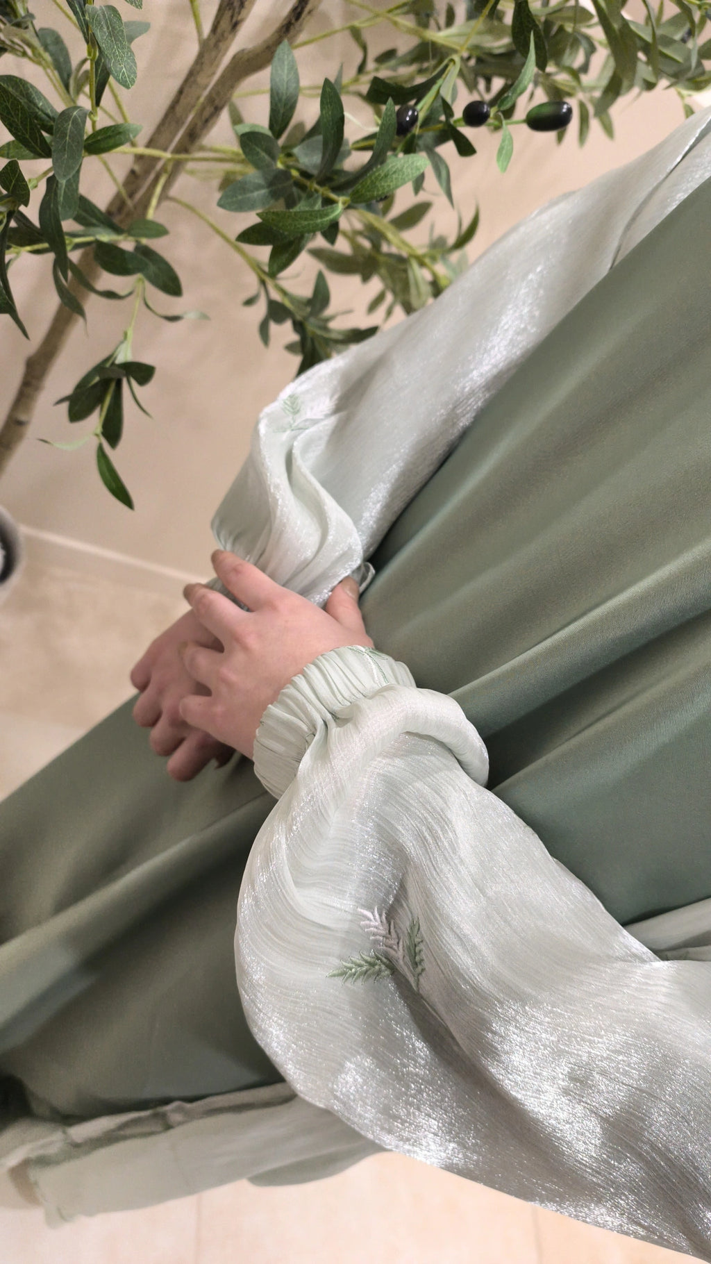 Abaya Emra