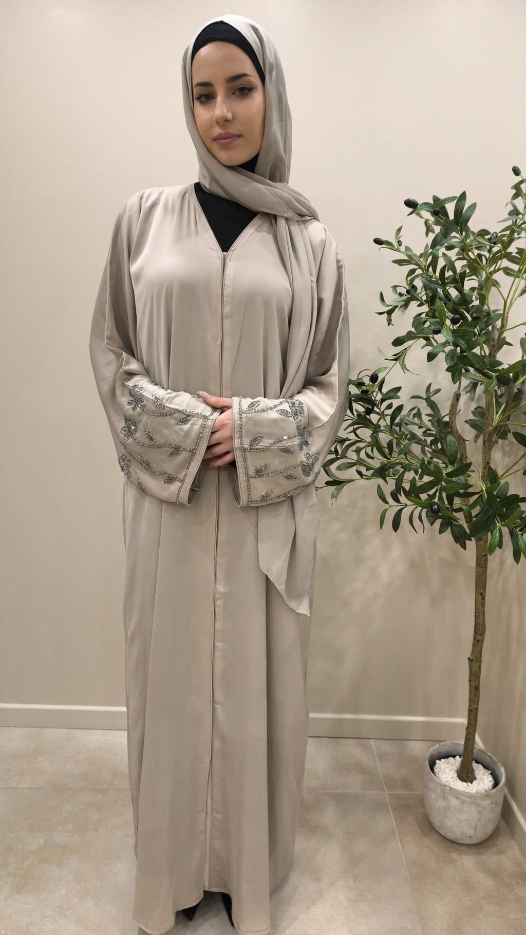 Abaya Majdolina