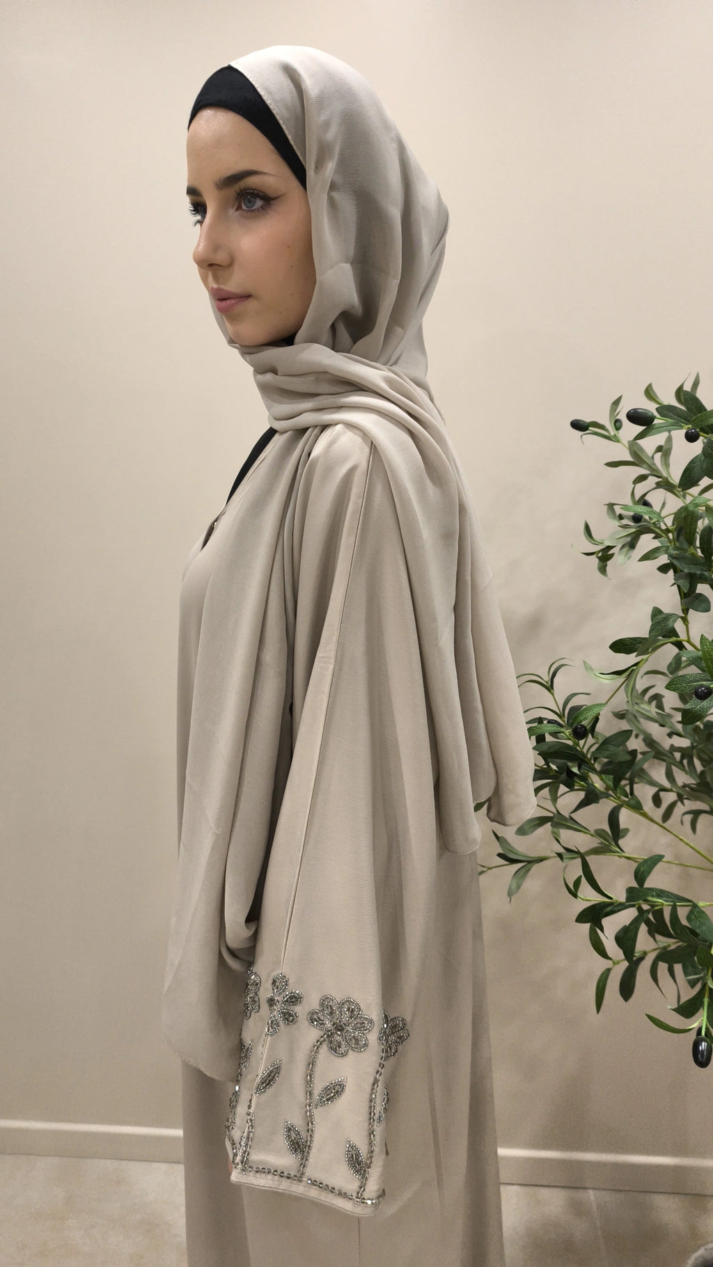 Abaya Majdolina