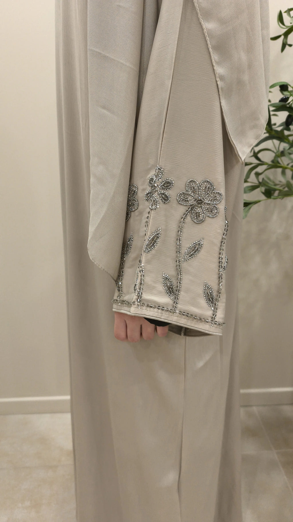 Abaya Majdolina